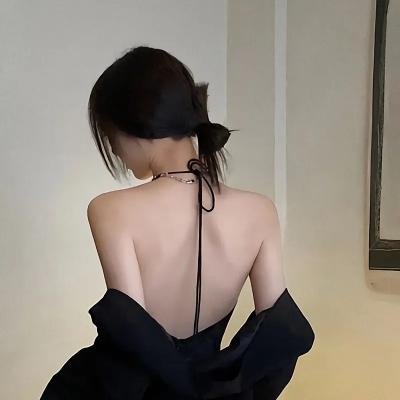 石榴裙下